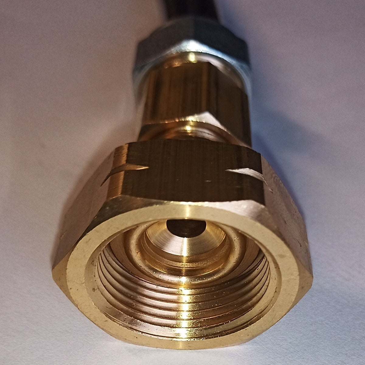 Shell type, Butane, Clip-on Gas bottle refill set Bayonet Elbow Filling Point with Pol Swivel Connector With Hose & fitting box